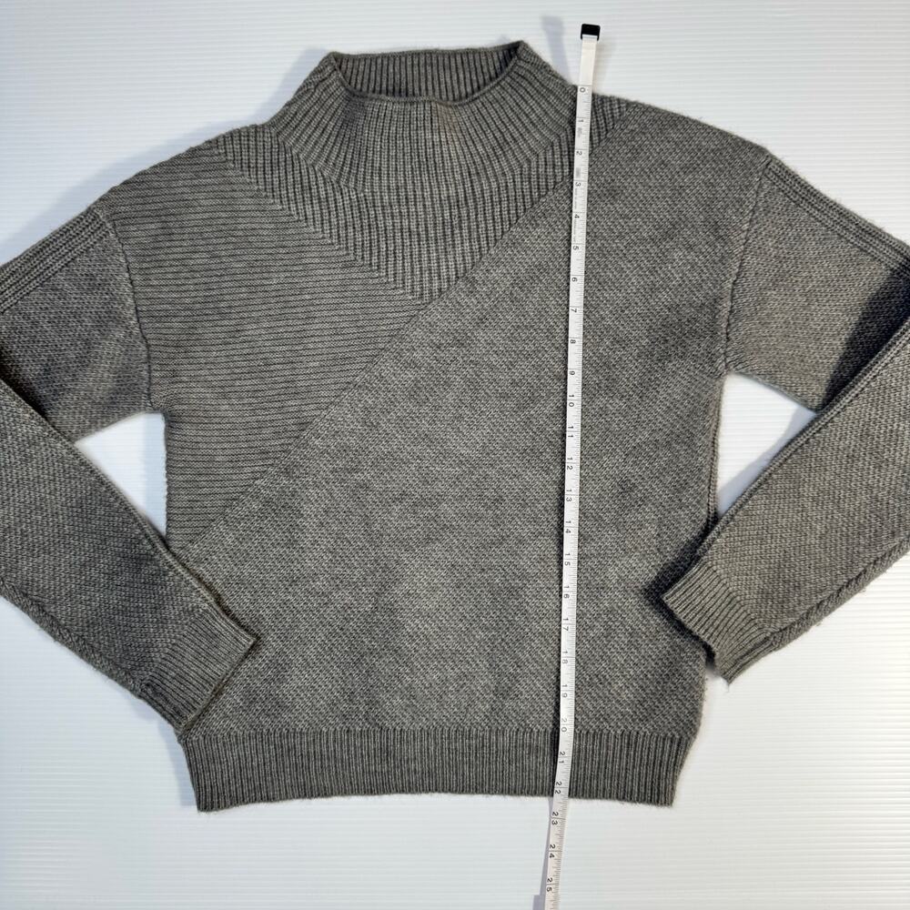 Heartloom Knit Sweater Small Gray Geometric Minimalist Quiet Luxury Lagenlook - Picture 5 of 16